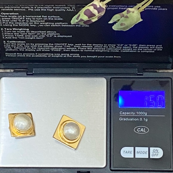 Vintage Signed LES BERNARD Designer Pearl Gold-tone Square Statement Earrings - Picture 12 of 14